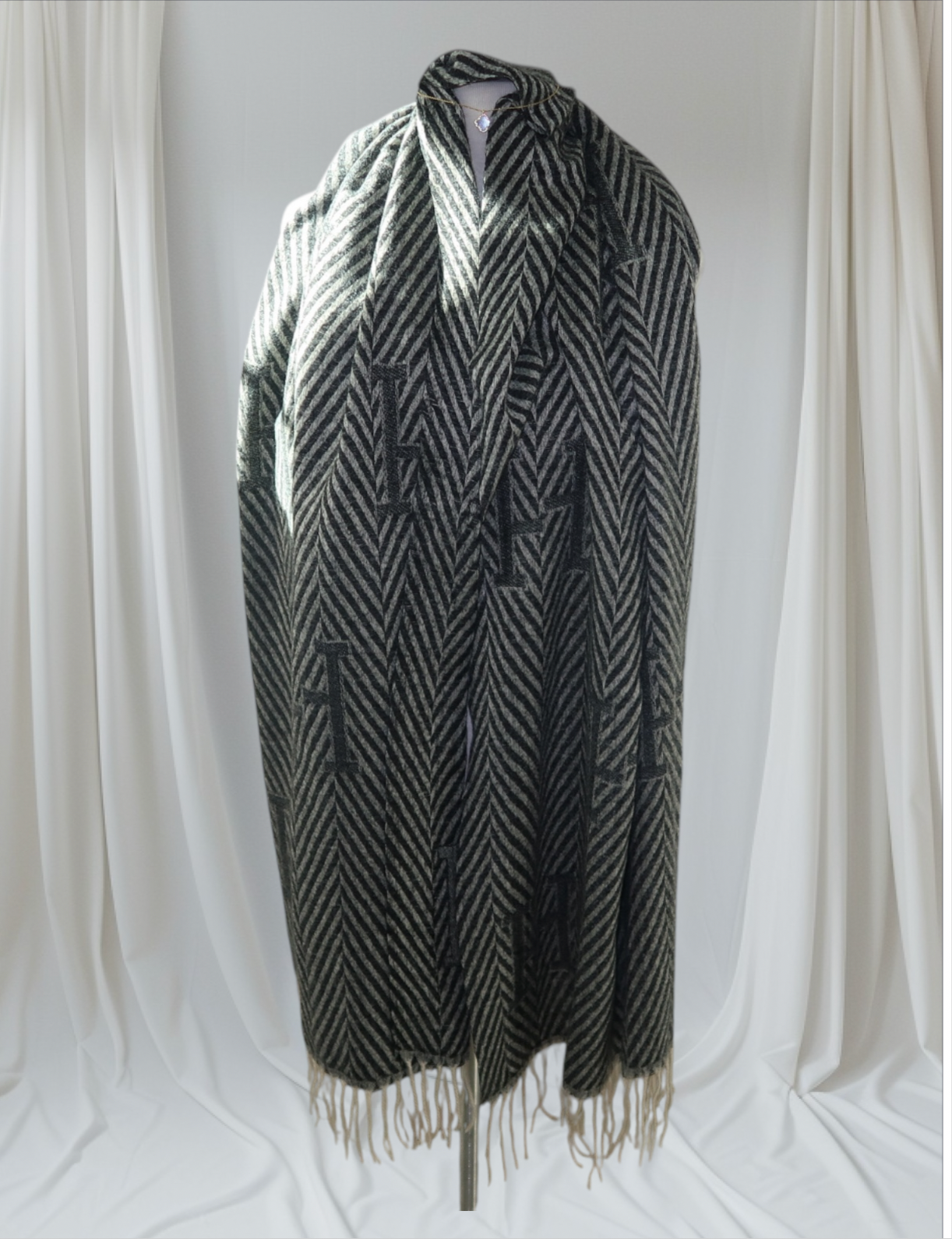 H stylish scarf