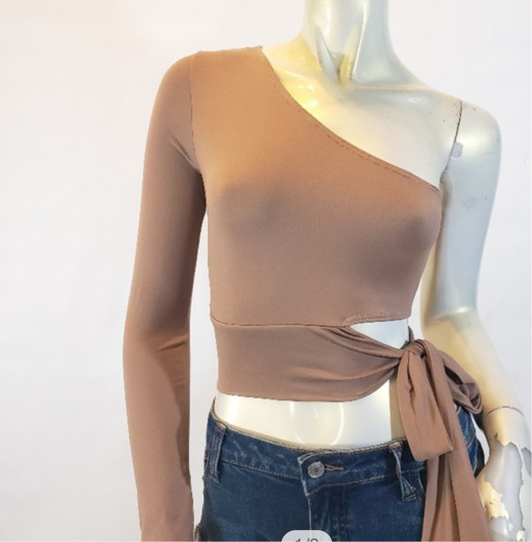 Nude shoulder cut